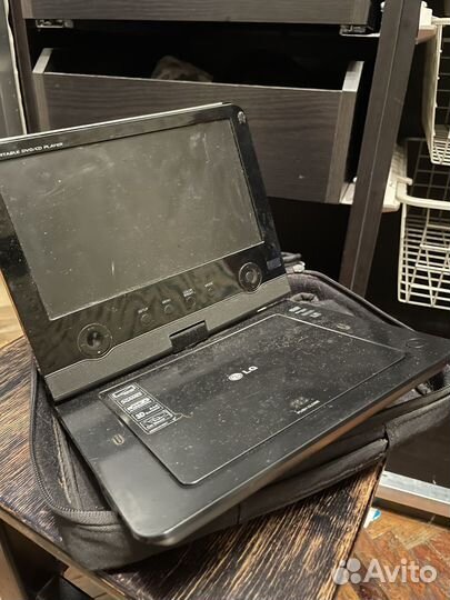 Портативный DVD проигрыватель