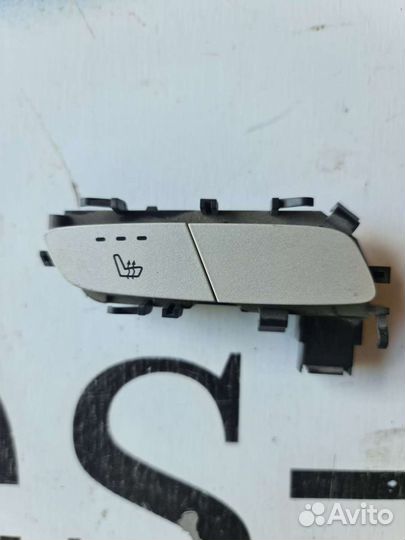 Кнопка обогрева сиденья Mercedes W205