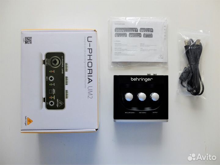 Внешняя звуковая карта Behringer UM2