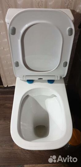 Унитаз с бачком новый