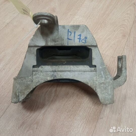 Опора двигателя Opel Astra J hatchback 2009-2015