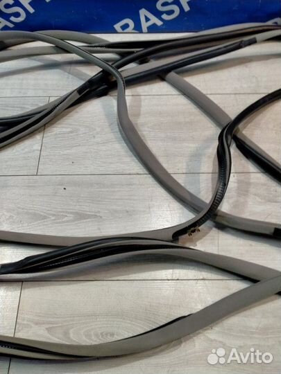 Уплотнитель дверного проема Toyota Mark Ii JZX100