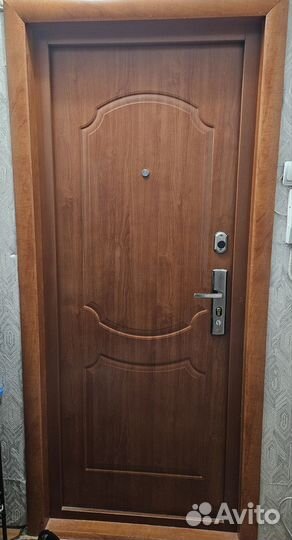 Дверь входная металлическая