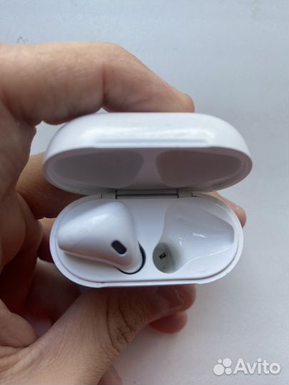 Airpods 2 кейс и левый наушник