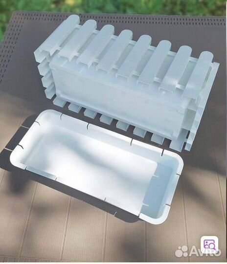 Кашпо пластиковое для цветов