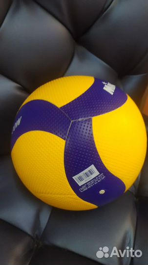 Волейбольный мяч mikasa V300W