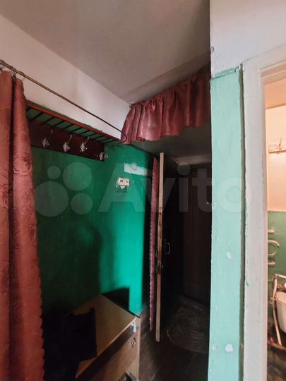 2-к. квартира, 42 м², 3/3 эт.