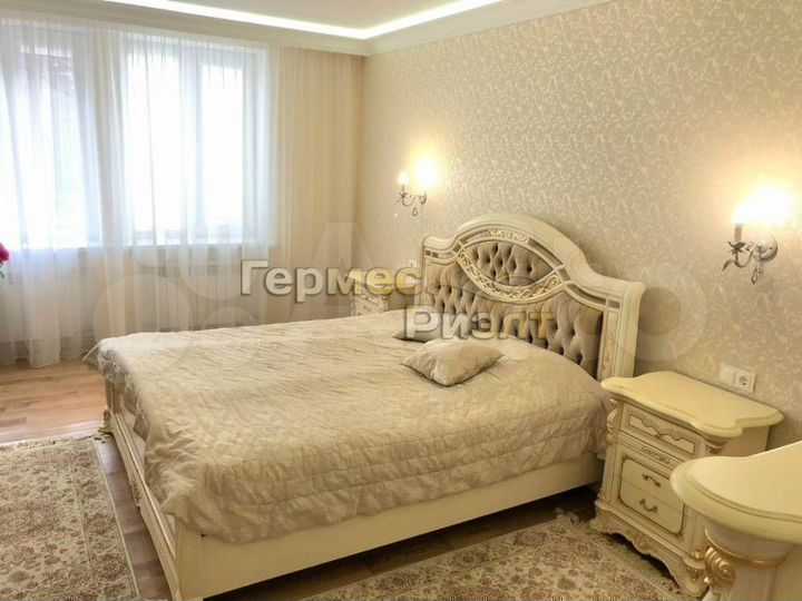 4-к. квартира, 170 м², 1/6 эт.