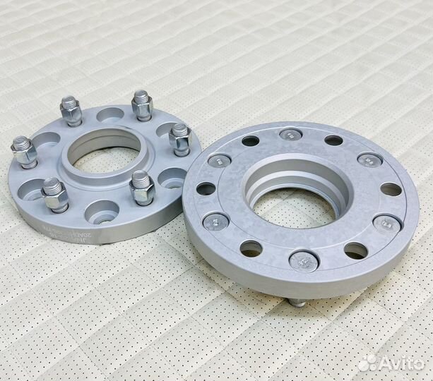 Проставки колесные 20 мм Cadillac Escalade