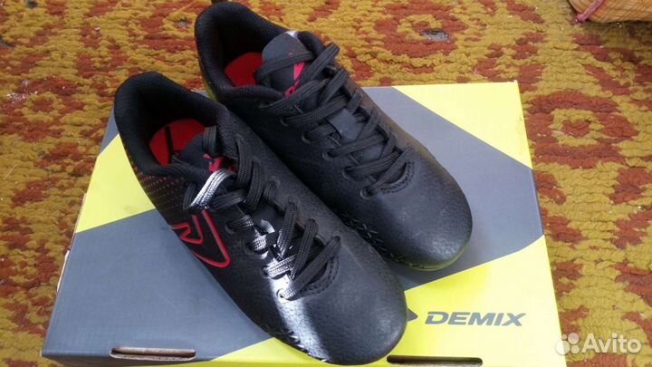 Детские футбольные бутсы размер 29