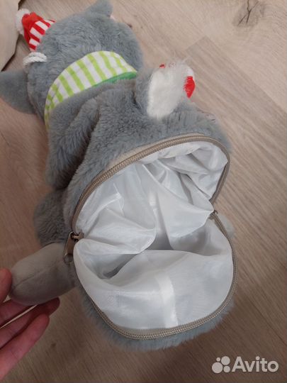 Мягкая игрушка заяц,на молнии с карманом