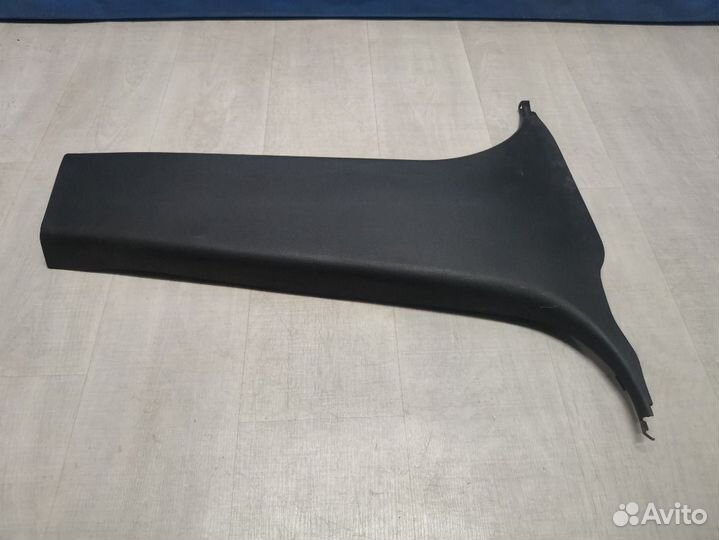 Обшивка стойки правая Nissan Tiida C11 1.6 HR16DE