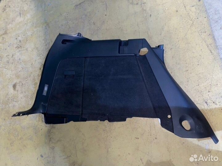 Обшивка багажника задняя левая Volkswagen Touareg