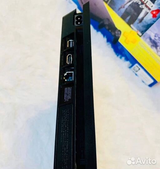 Playstation 4 slim