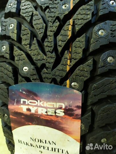 Nokian Tyres Hakkapeliitta 9 SUV 215/70 R16