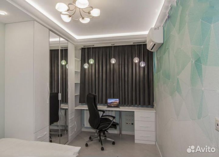 Рабочая зона у окна