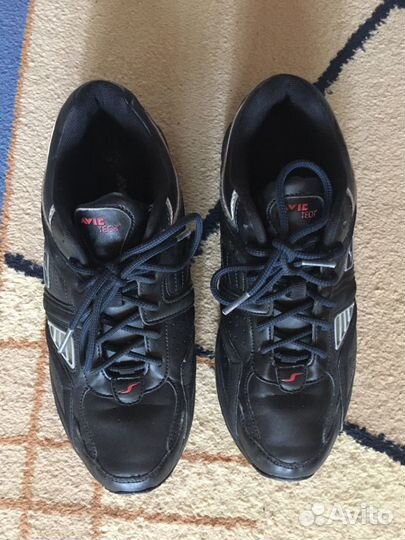 Кроссовки avic tech