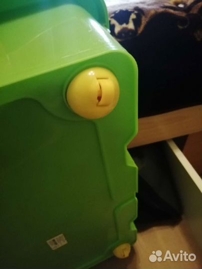 Ящик пластиковый с крышкой