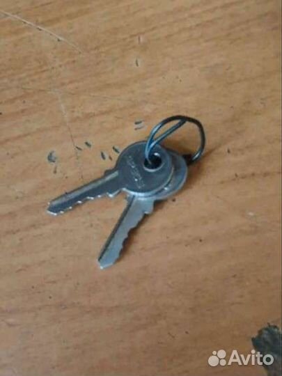 Продам замок