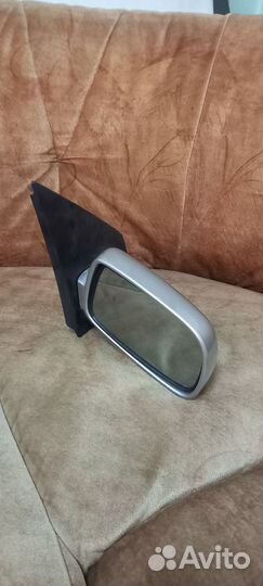 Зеркало правое toyota yaris