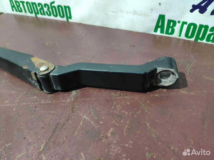 Поводок дворника правый Geely Emgrand EC7