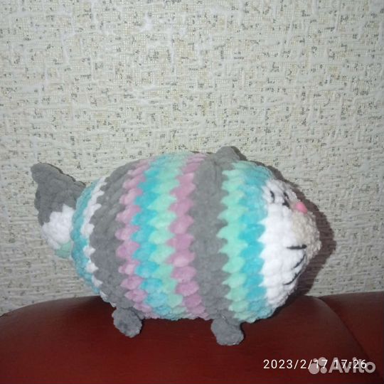 Вязаный кот-батон