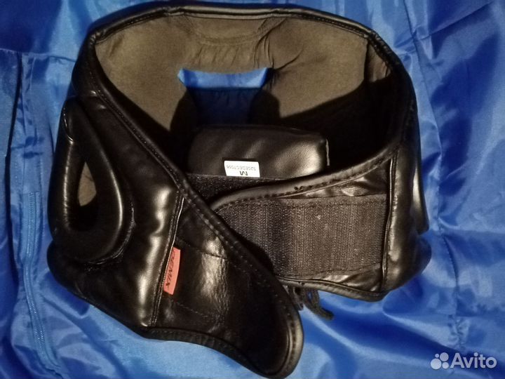 Боксерские перчатки, защита голени, шлем мма