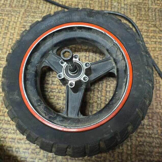 Переднее колесо Wollong m4 pro
