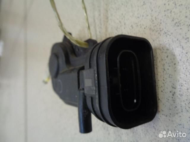 Активатор замка двери передней правой Toyota Chas