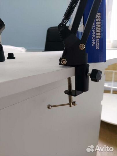 Стойка для микрофона настольная пантограф