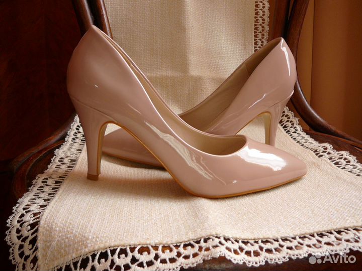 Новые лакированные туфли