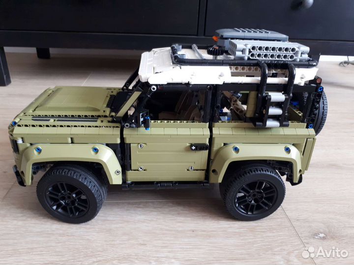 Оригинал Lego Technic 42110 Land Rover Defender