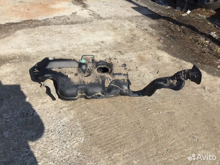 Бензобак на Nissan Almera G15