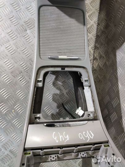 Консоль салона (кулисная часть) Volkswagen Passat