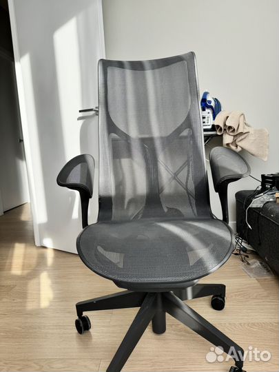 Herman miller Cosm High