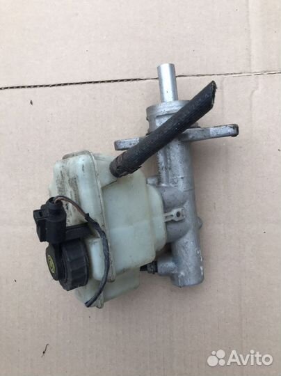 Тормозной цилиндр VW Golf 5/ Jetta