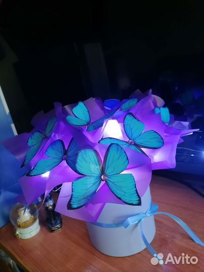 Бабочки в букете