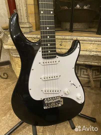 Электрогитара