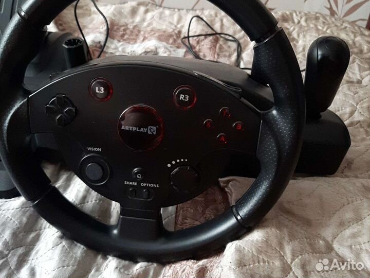 Игровой руль с педалями