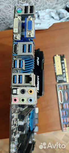 Материнская плата с процессором и памятью