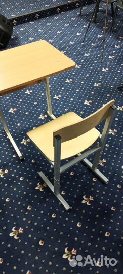 Школьная парта и стул