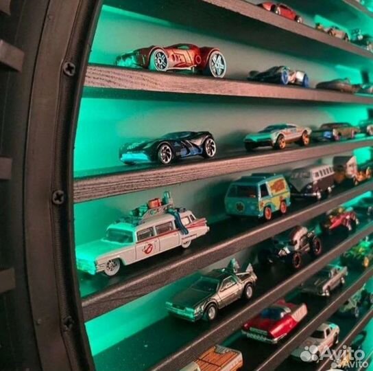 Оригинальные шкафы для коллекций моделей