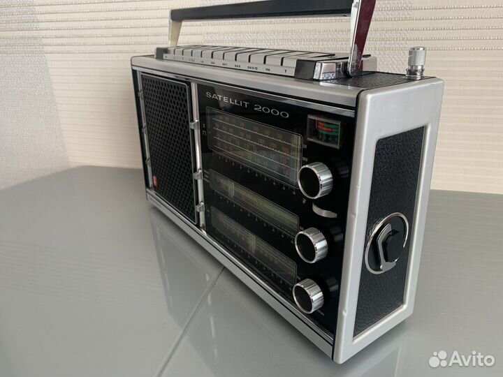 Радиоприемник grundig satellit 2000