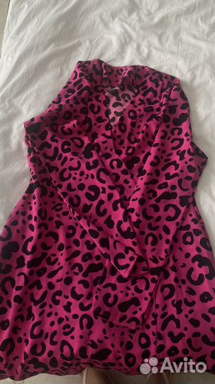 Платье миди с разрезом розовое леопард