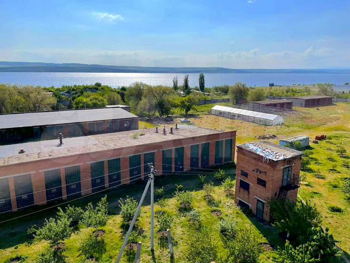 Производство, 8878 м²