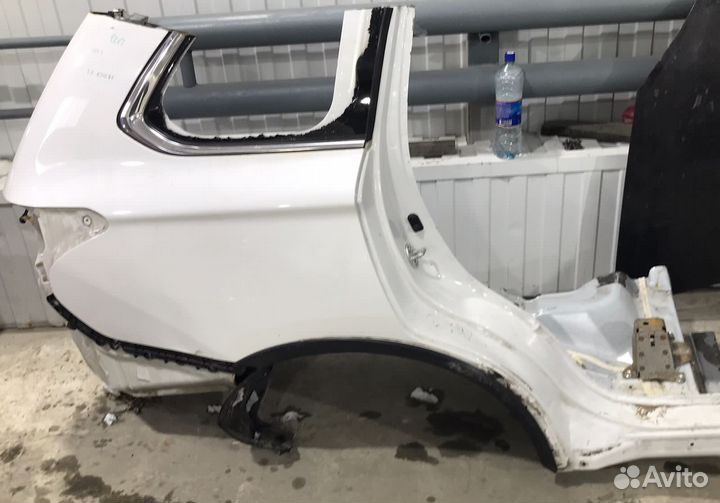 Крыло на Мицубиси Аутлендер