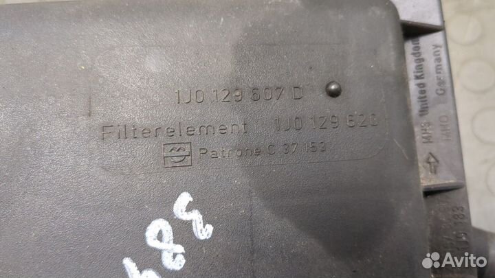 Корпус воздушного фильтра Volkswagen Bora, 1999