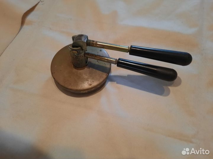 Закаточная машинка для банок