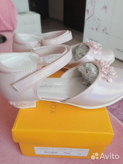 Продам туфли для девочки