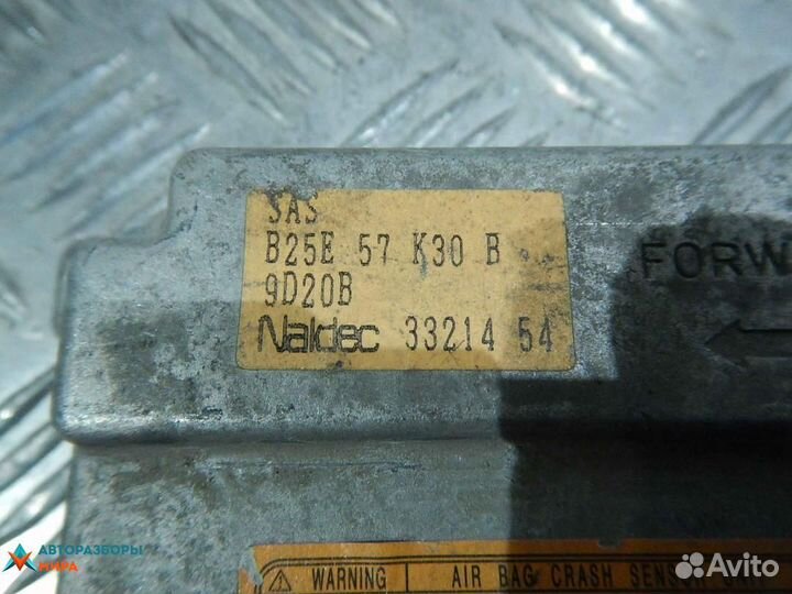 Подушка безопасности Mazda 323 BJ 1999 B25E57K30B